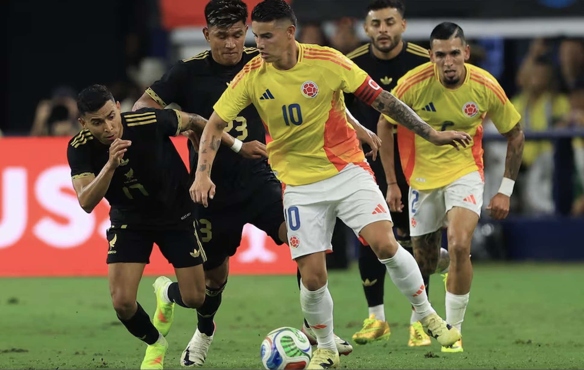 Humilla Colombia a México con goleada 4-0
