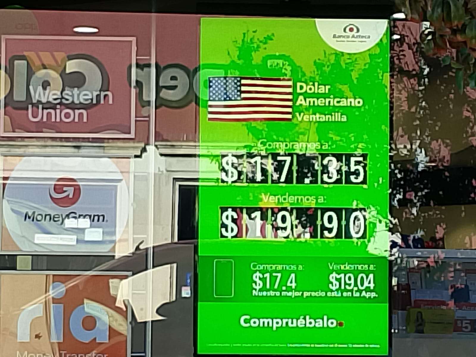 Cotiza el dólar a $19.90 en Banco Azteca