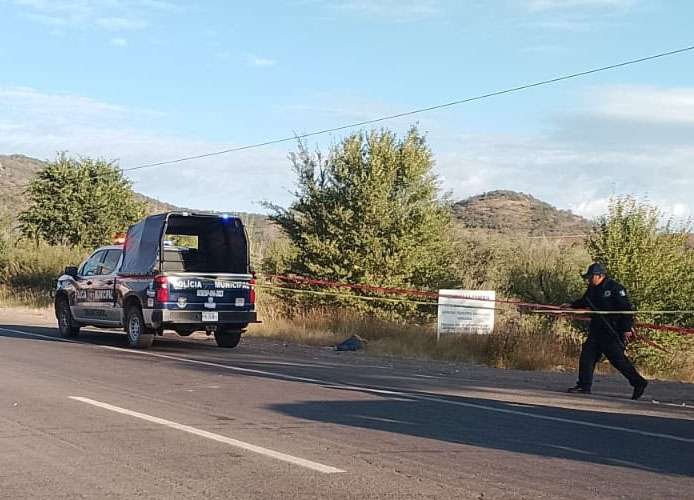 Dejan un ejecutado en la carretera Cuauhtémoc a La Junta