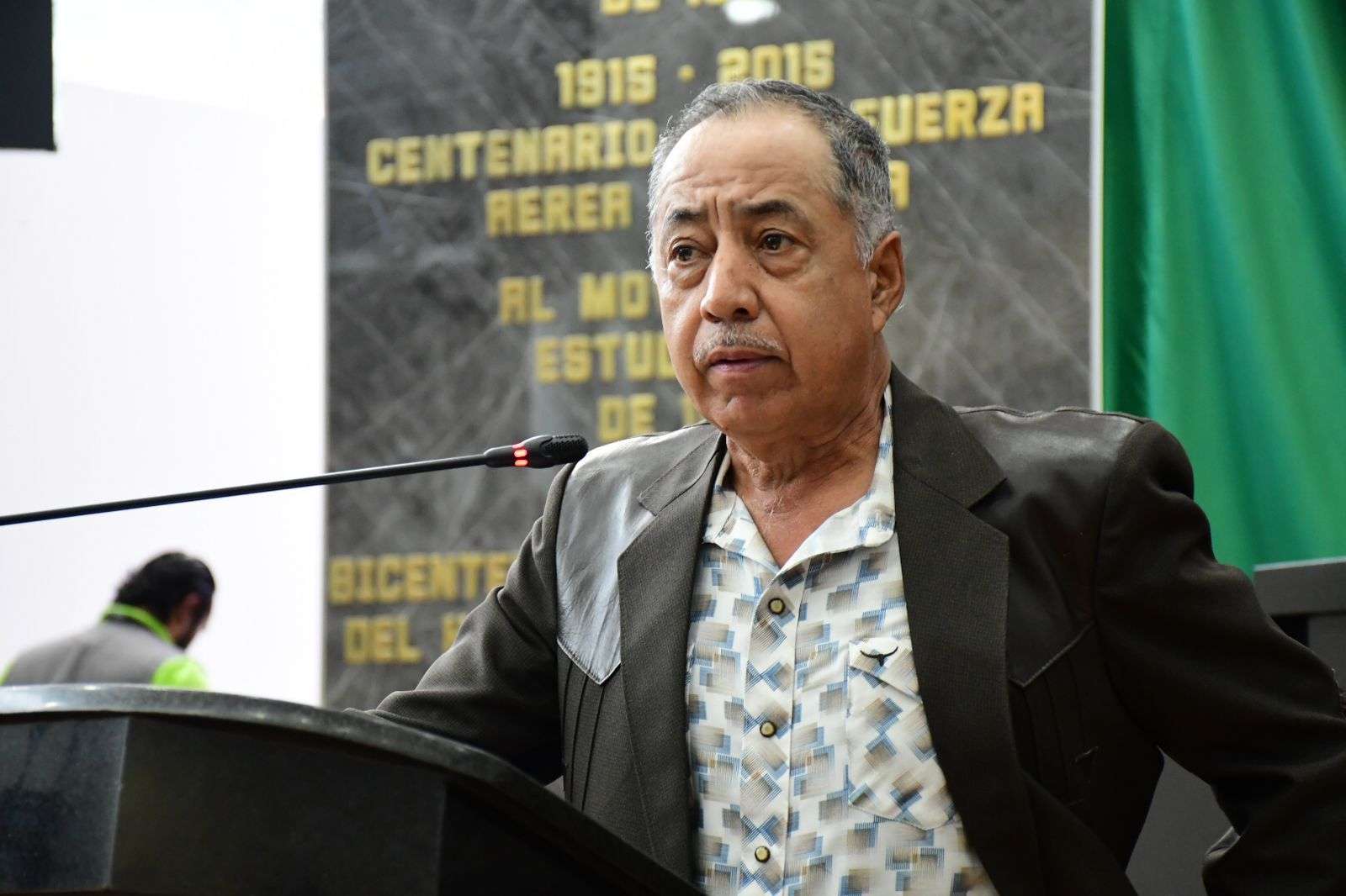 Se debe evitar la tentación perversa de politizar el problema del agua en Parritas: Arturo Zubía