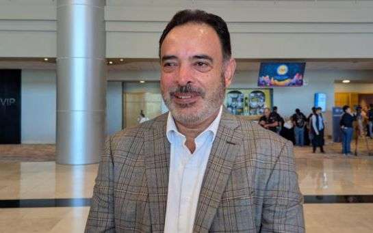 Defiende molesto el director del Impe, legalidad por baja de cónyuges