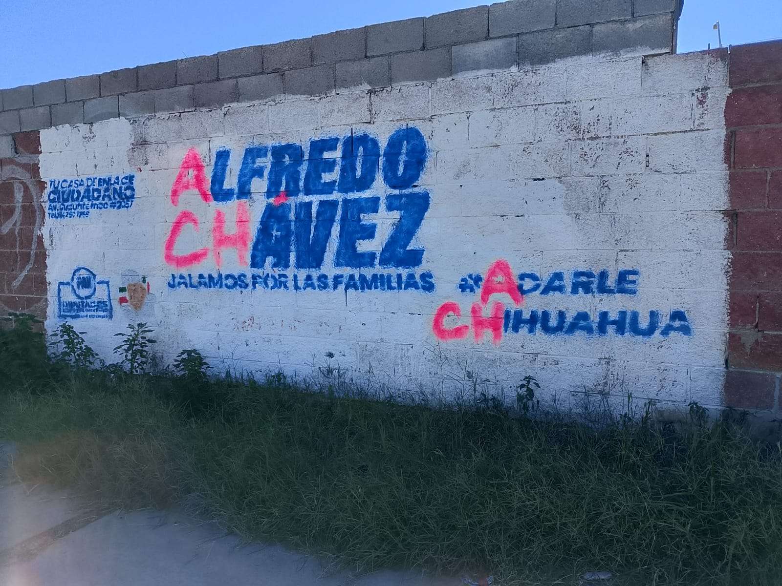 Aparecen bardas promocionales del diputado Alfredo Chávez 