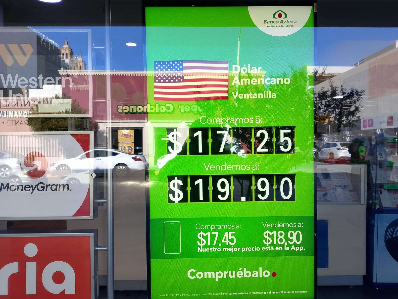 Permanece el dólar a $19.90 en Banco Azteca