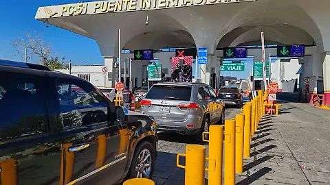 Saturan los cruces fronterizos en la celebración de Halloween
