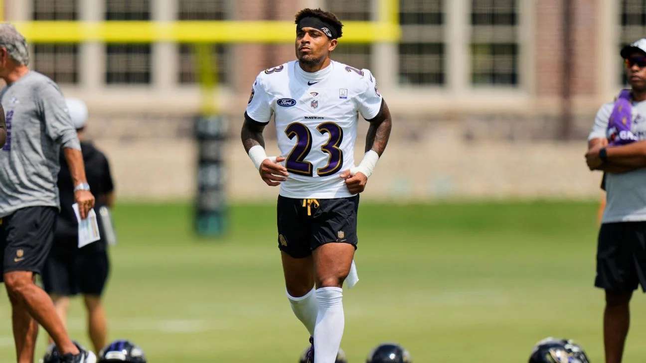 Adquieren Eagles a Jaire Alexander en canje con los Ravens