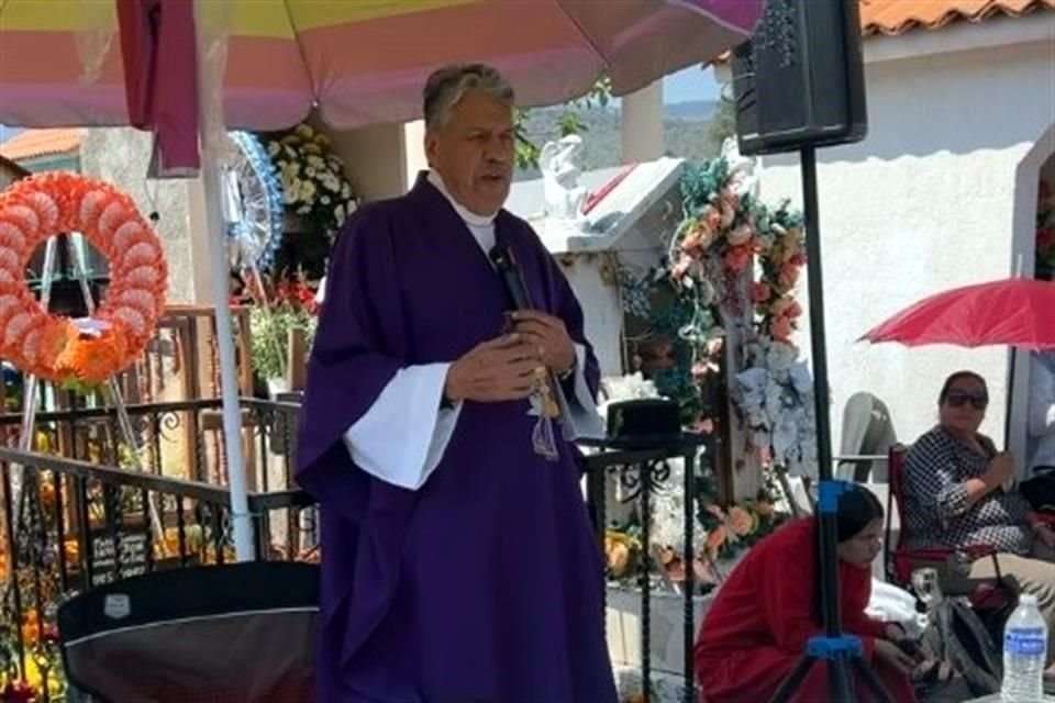 Le voy a partir su madre, nos matará de hambre: sacerdote a gobernadora de Guanajuato