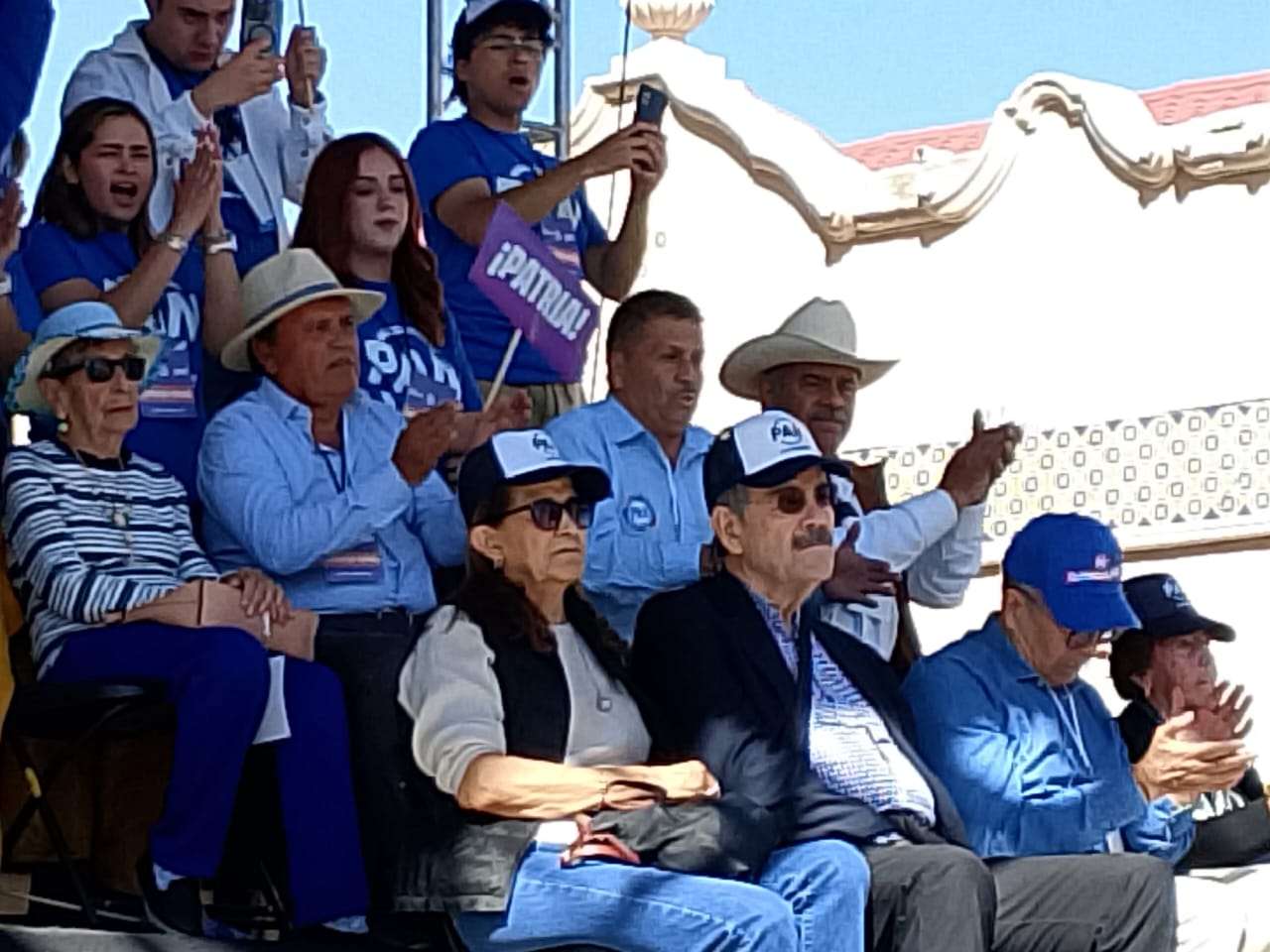 Reaparece Pancho Barrio en el relanzamiento del PAN