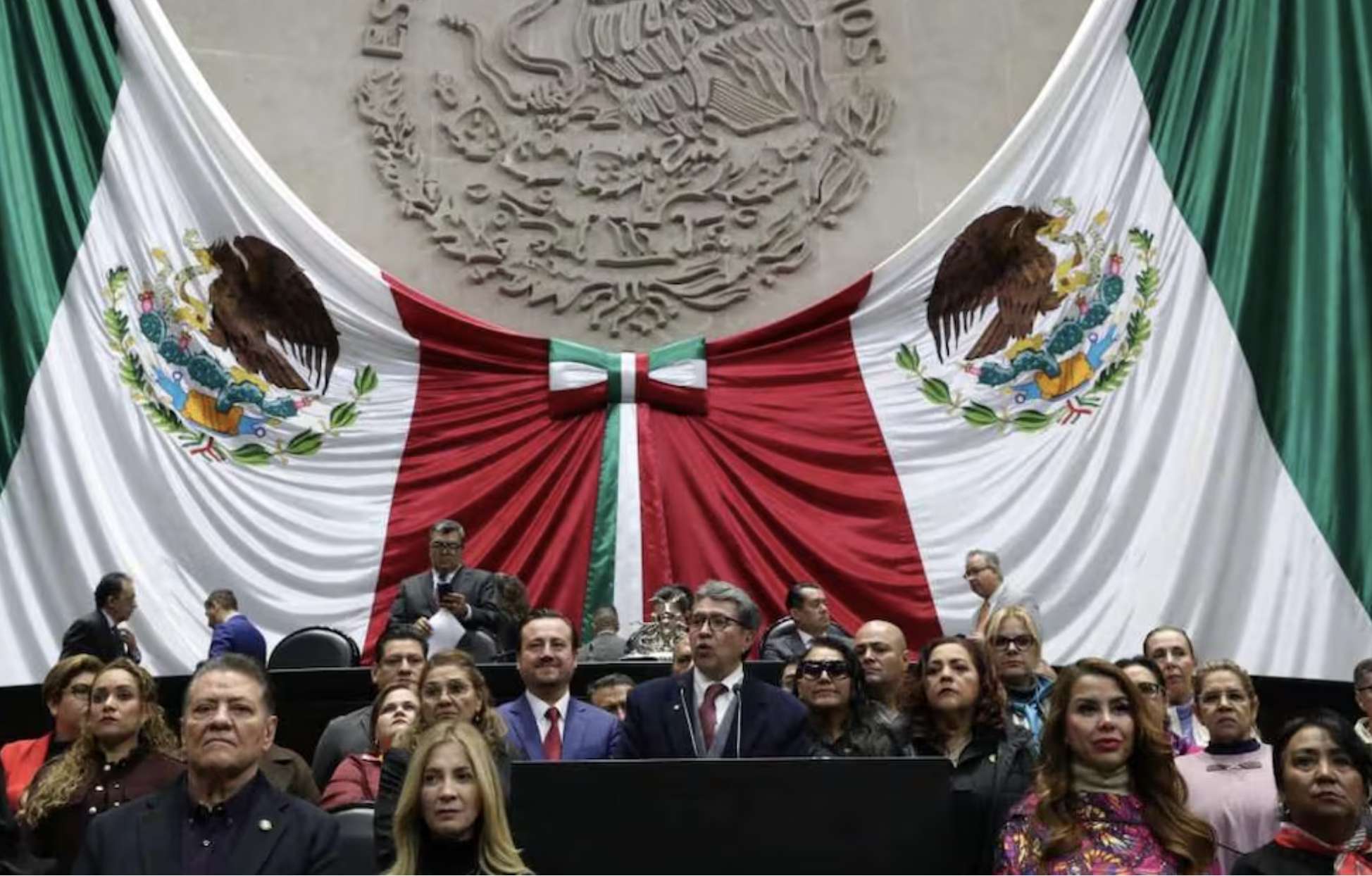 Aprueban prohibir emisión de tarjetas de crédito y débito sin consentimiento