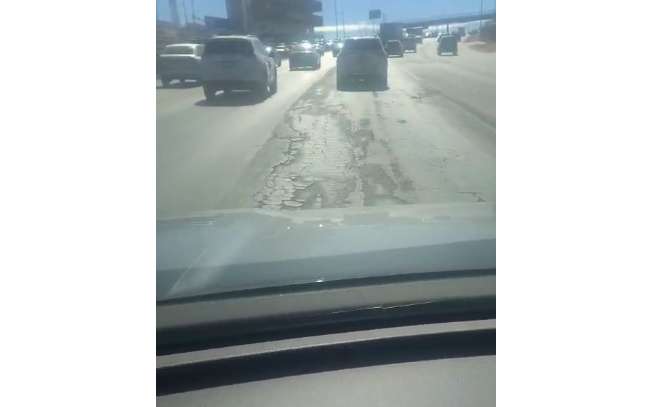 Reportan baches en el Perijuv, a la altura de Afirme