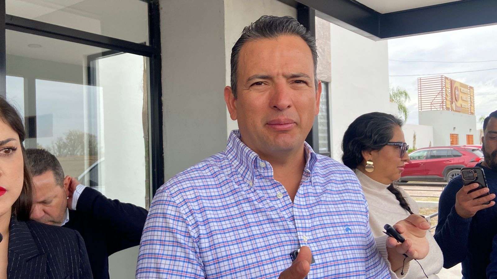 Reparan baches 12 brigadas las 24 horas: Bonilla