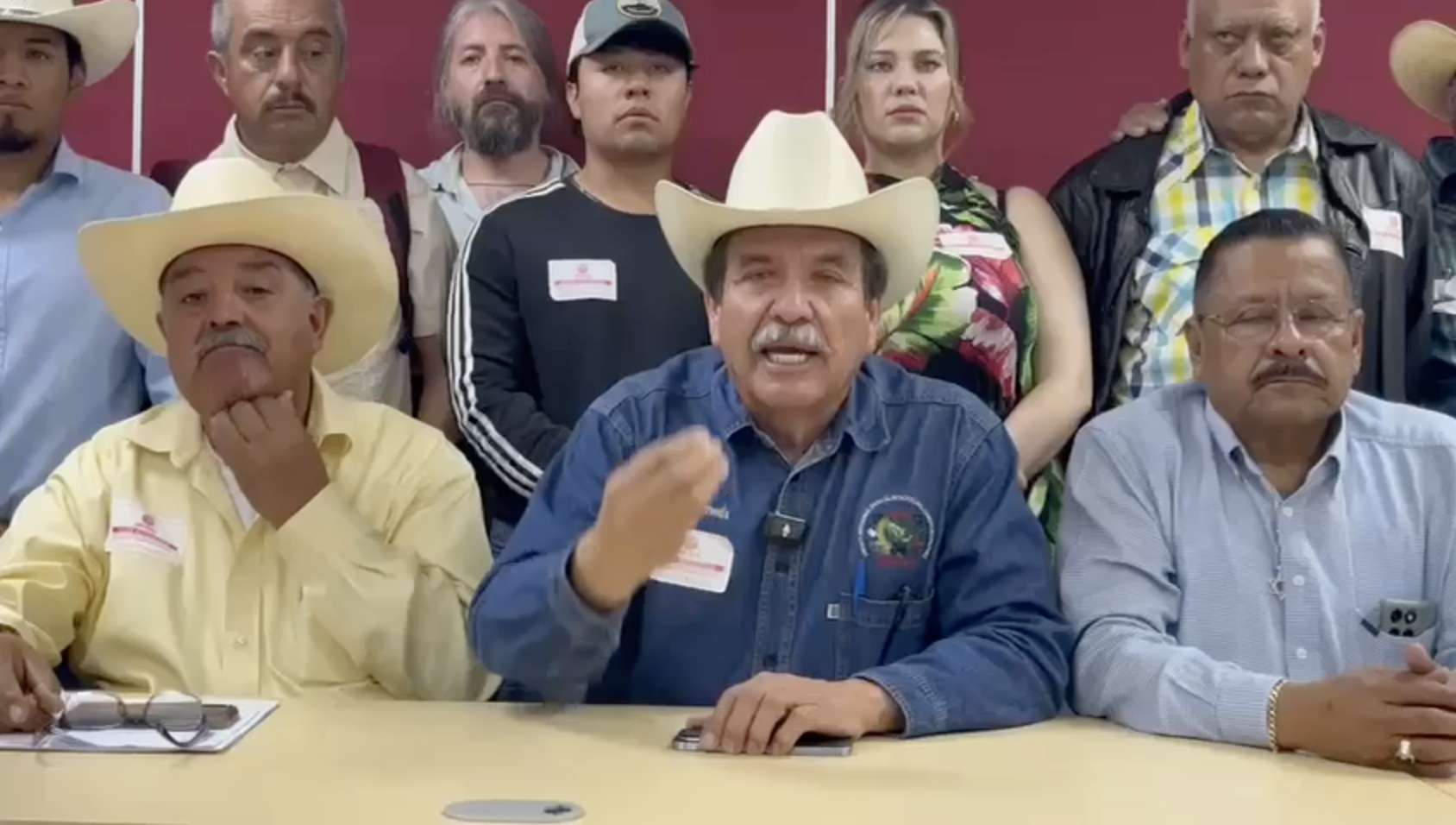 Confirman bloqueos carreteros en el estado por paro nacional campesino