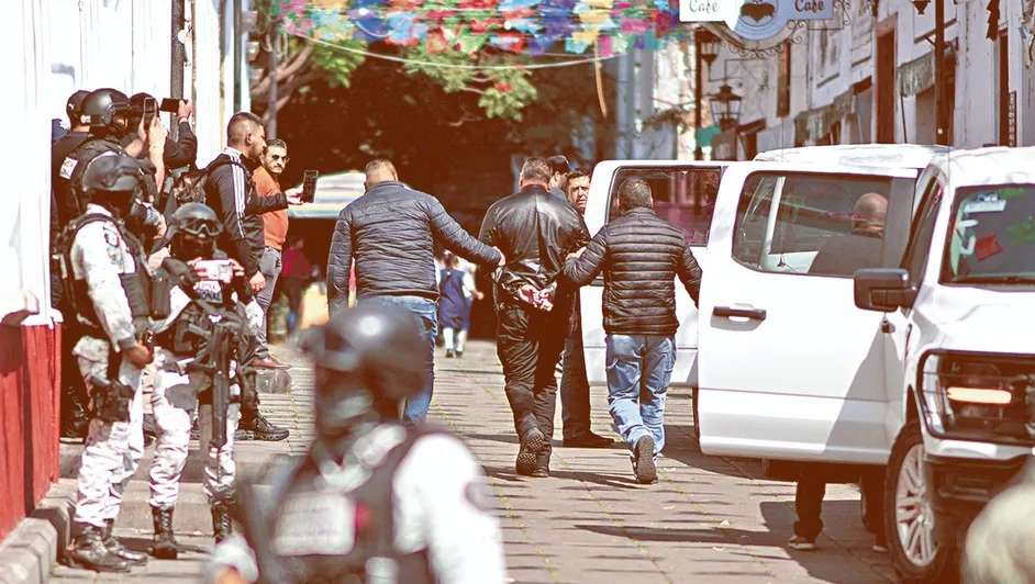 Caen siete escoltas del alcalde de Uruapan por el homicidio

