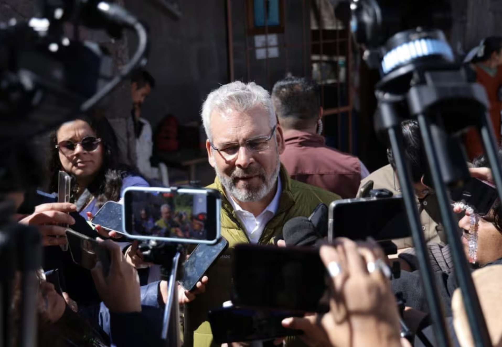 Se fuga el octavo escolta de Carlos Manzo