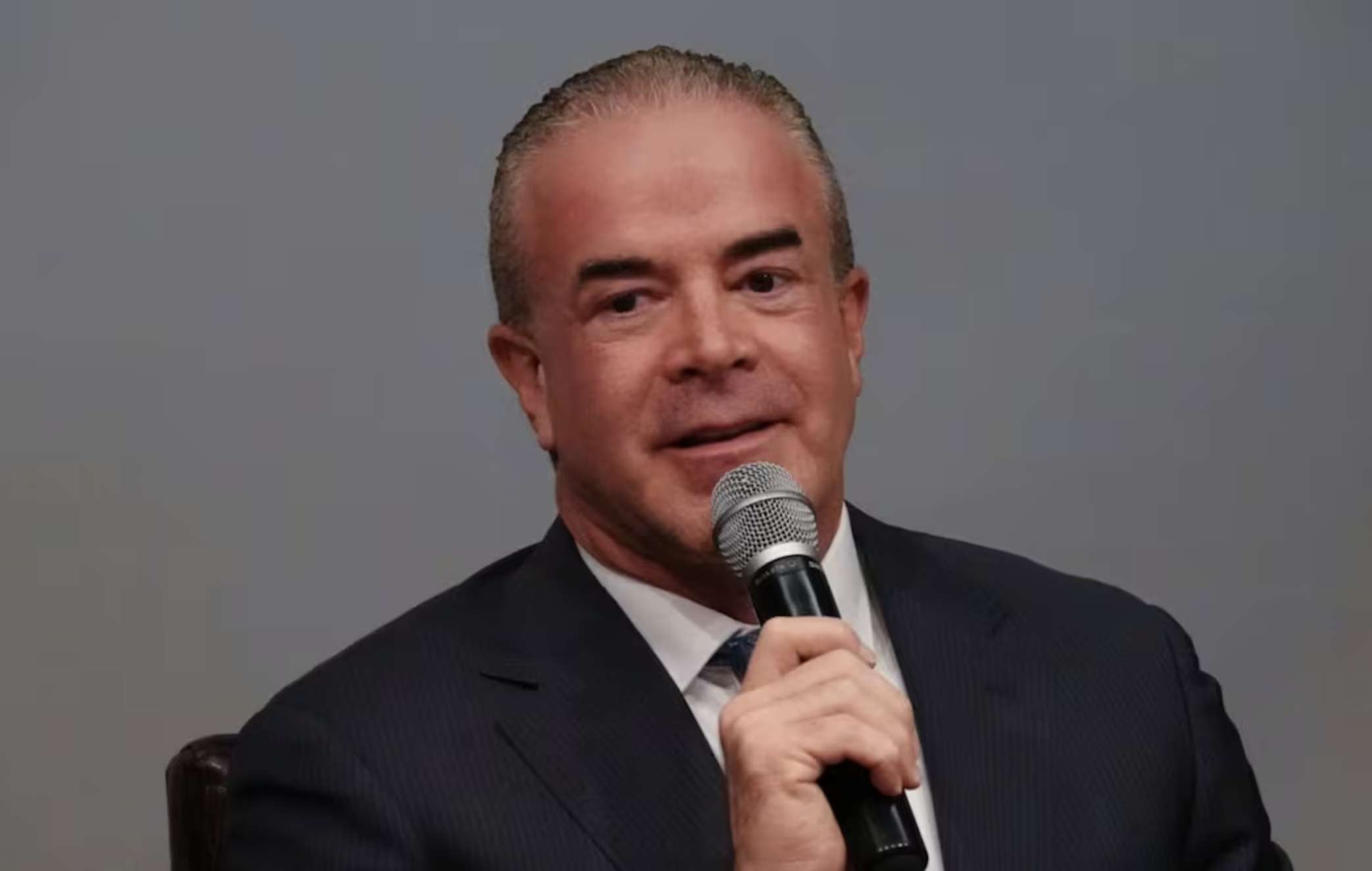 Tiene dueño de Miss Universo orden de aprehensión por huachicol