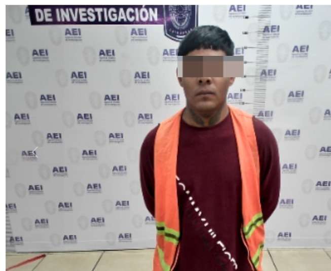 Detienen a hombre por robo de auto
