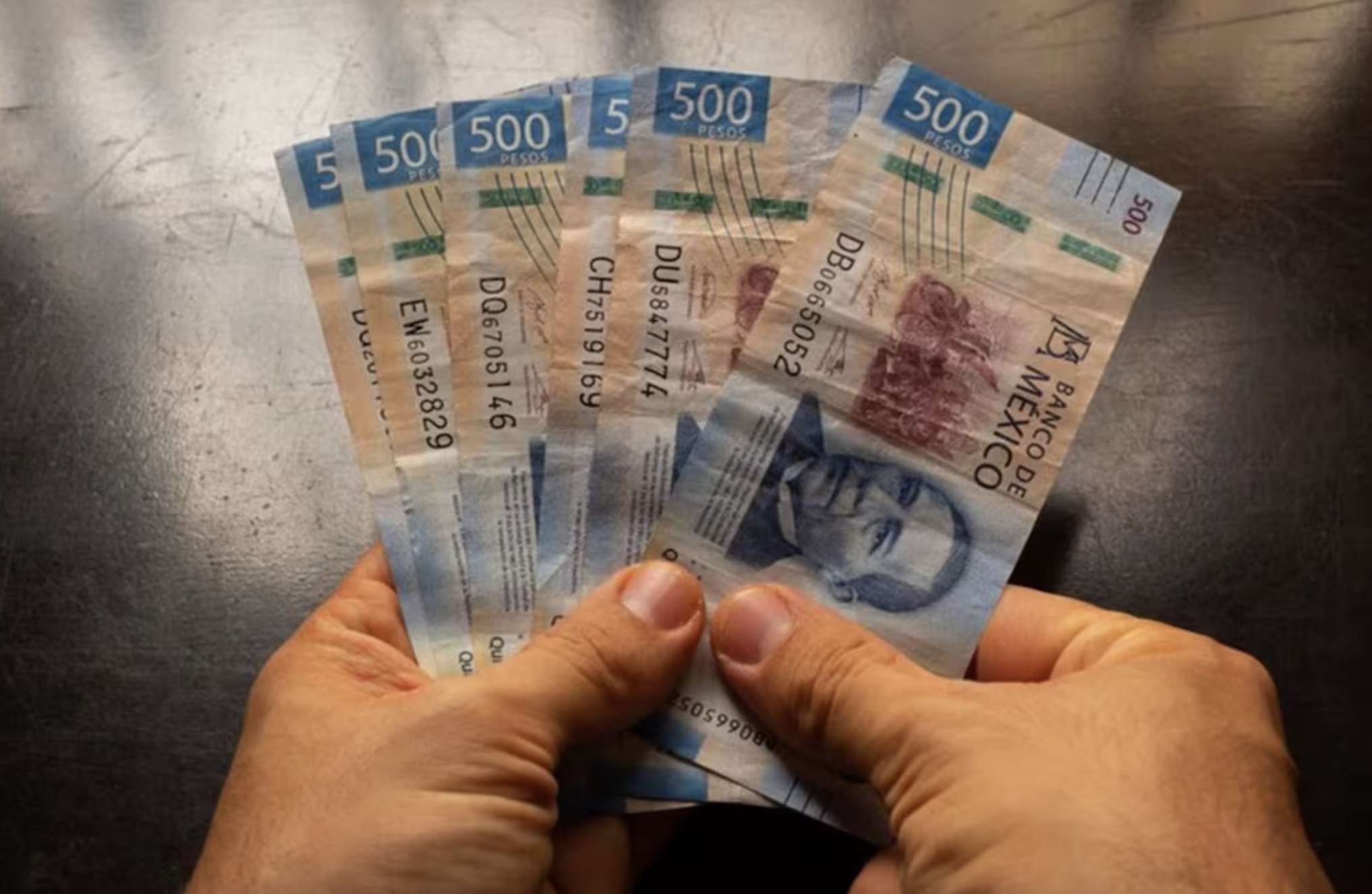 Acuerdan subir salario mínimo y arrancar gradualmente jornada laboral de 40 horas
