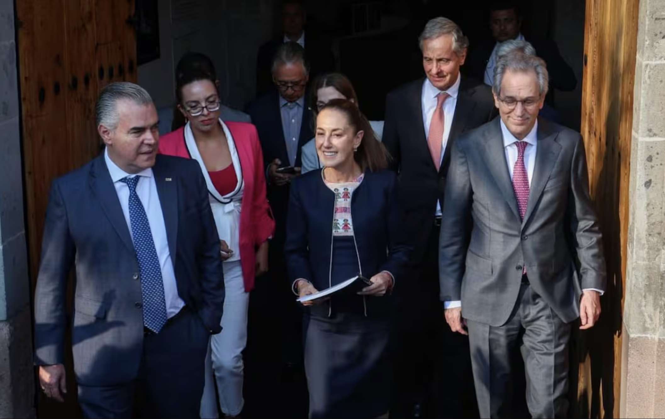 Asiste Claudio X. González a reunión con Sheinbaum; abordan inversiones 
