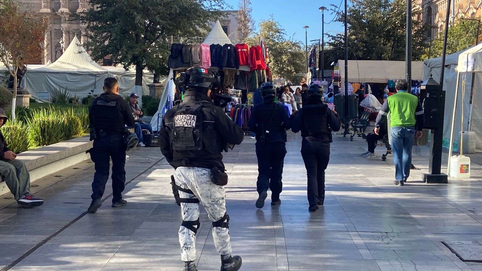 Refuerzan seguridad en el centro con patrullajes a pie de GN y Policía ...