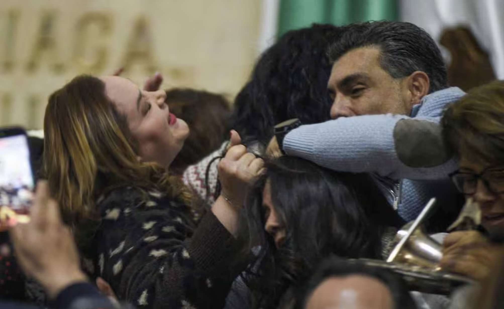 Toma el PAN entre jaloneos y gritos el congreso de la Cdmx
