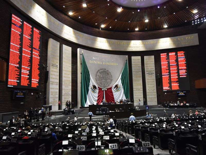 Han modificado Morena y aliados 70% de la Constitución 