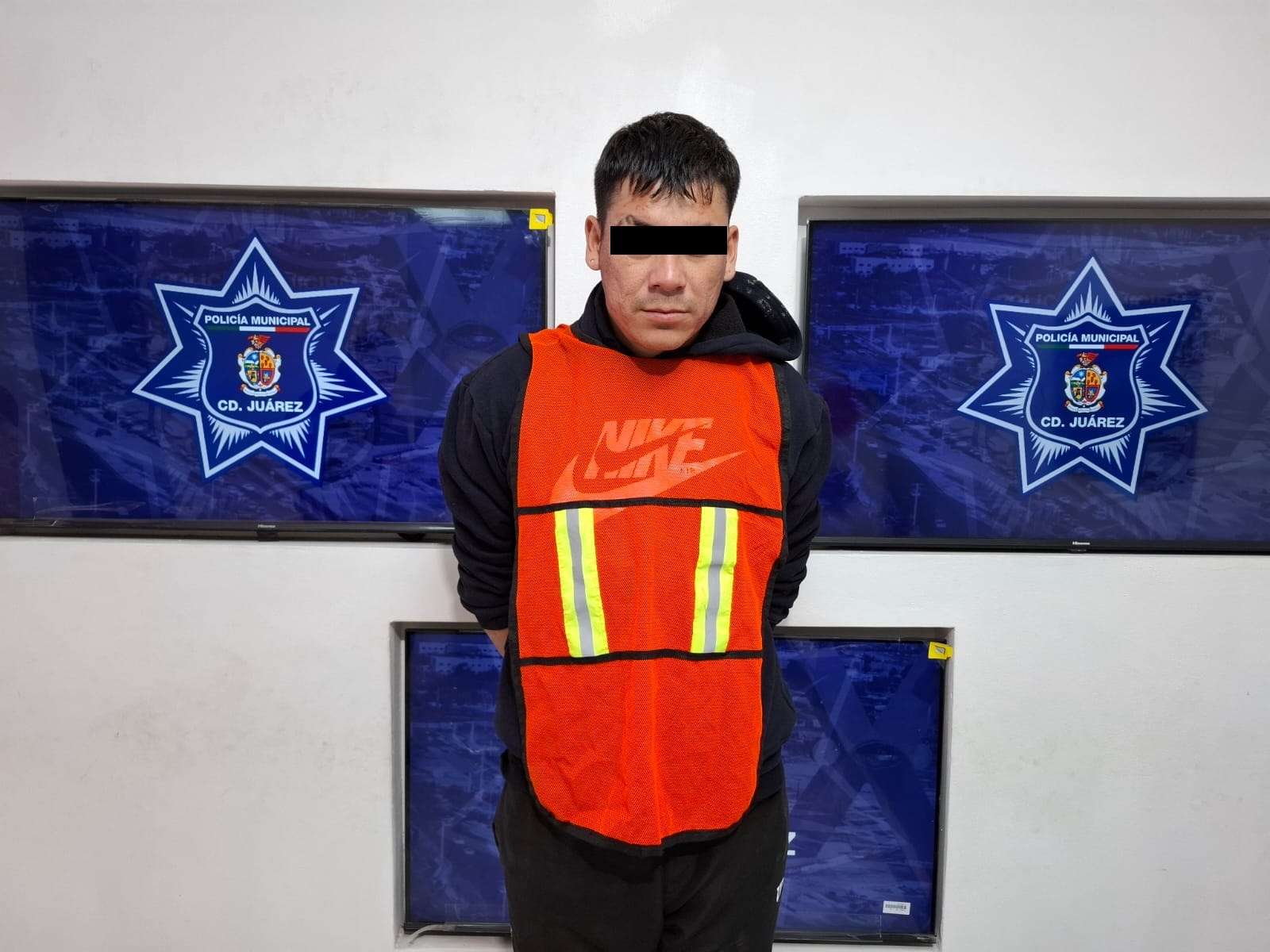 Arrestan a joven en Parajes del Sur tras revisión de rutina; tenía orden de aprehensión 