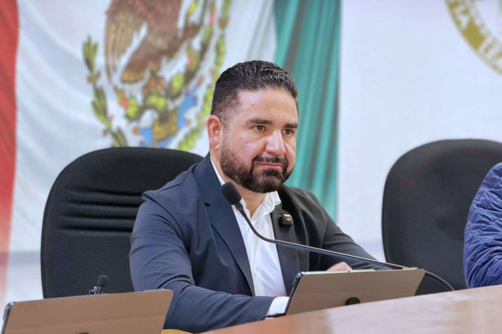 Exige diputado separar a Marx Arriaga de la SEP