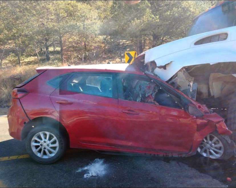 Mueren 3 en choque de carro y grúa sobre rúa Namiquipa-Gómez Farías