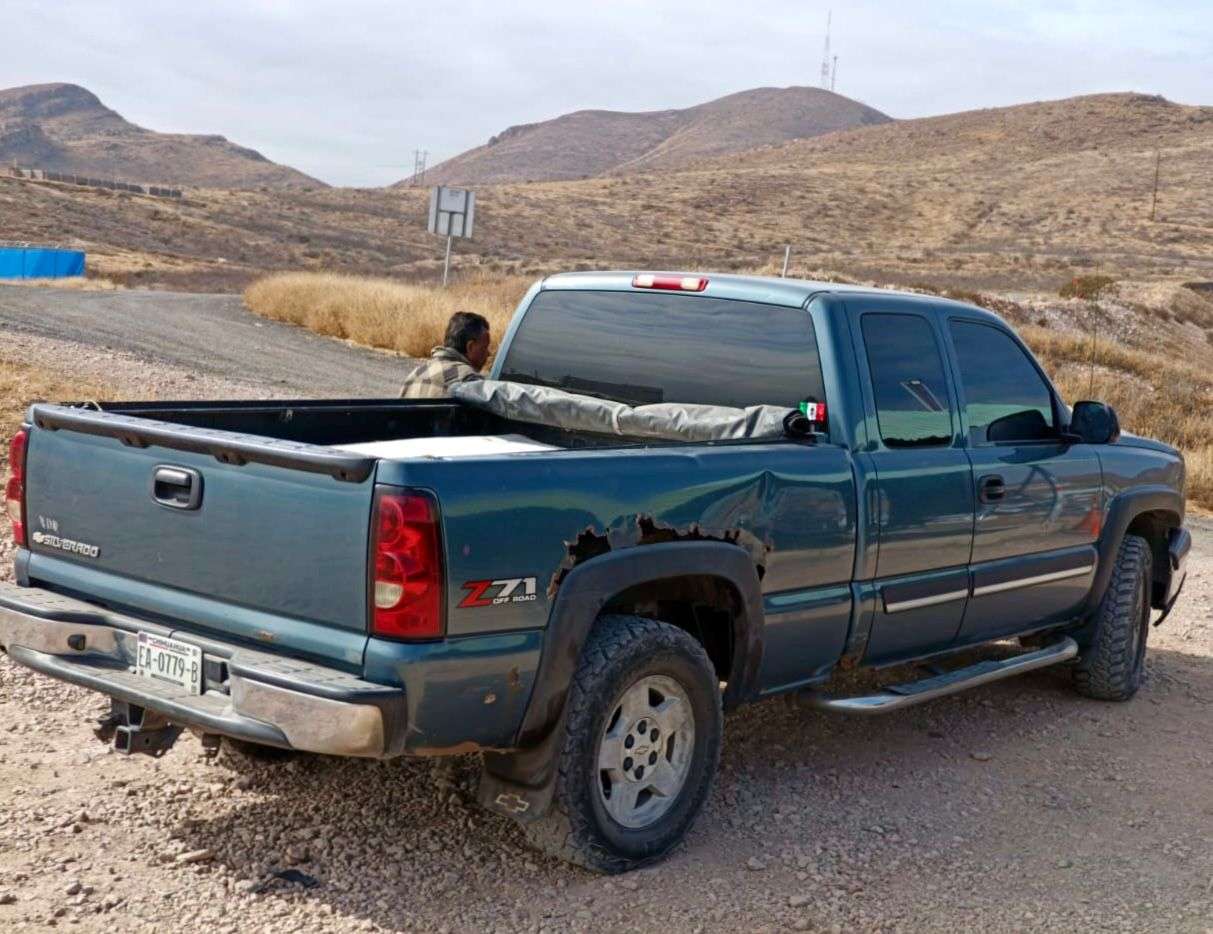 Recuperan pick up con reporte de robo de ciudad Juárez 
