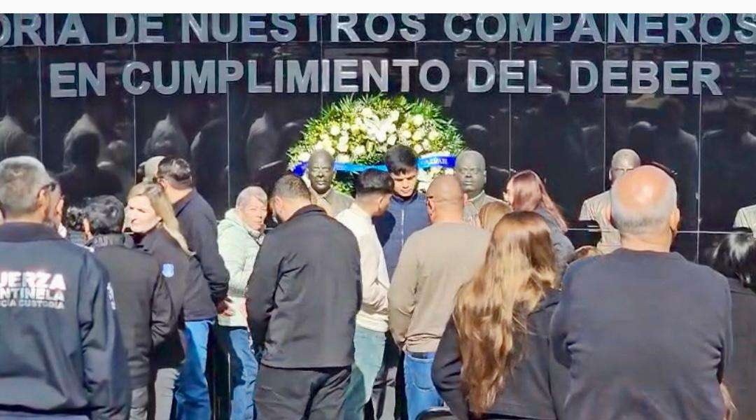 Rinden honores a policías caídos en el Cereso 3
