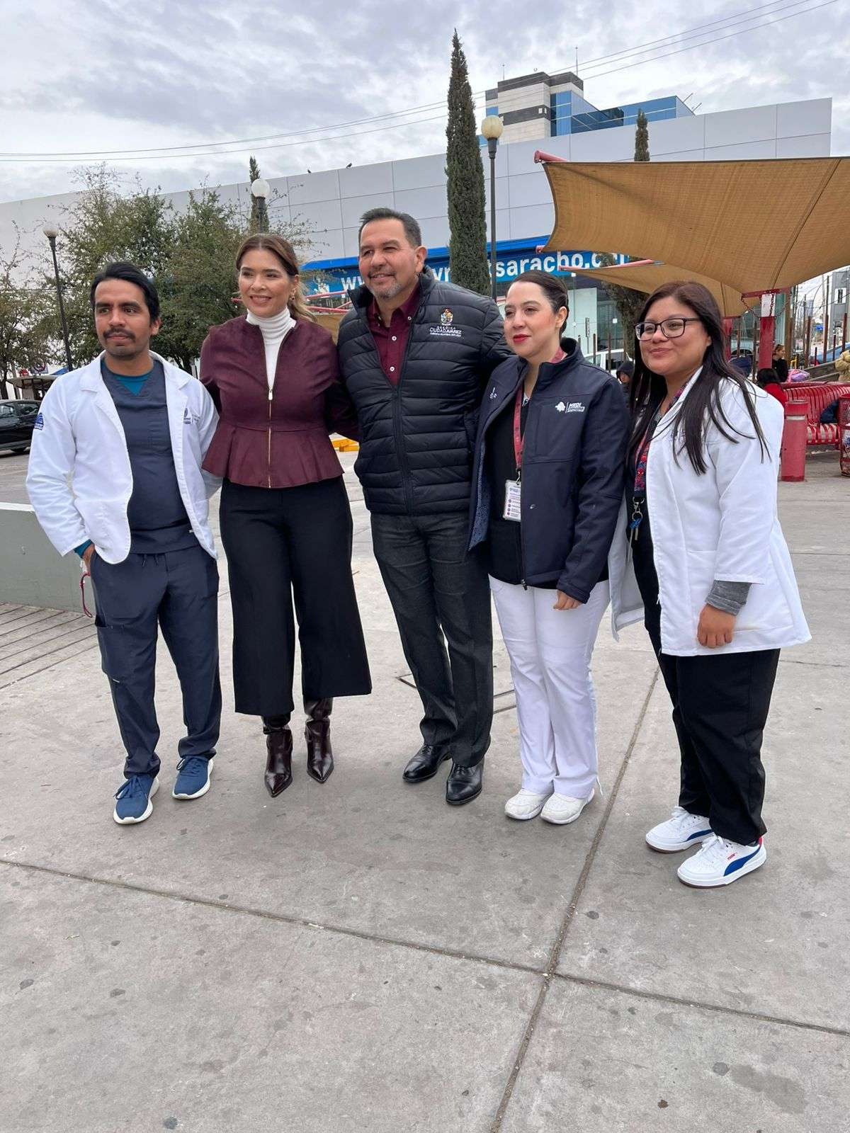 Visita alcalde a primeros bebés del 2026
