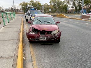 Deja choque contra muro una lesionada en la Cantera