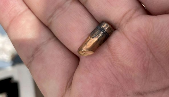 Hiere bala perdida a niña en Parral