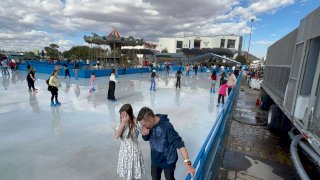 Reciben familias chihuahuenses y turistas el 2026 en la Plaza del Ángel 