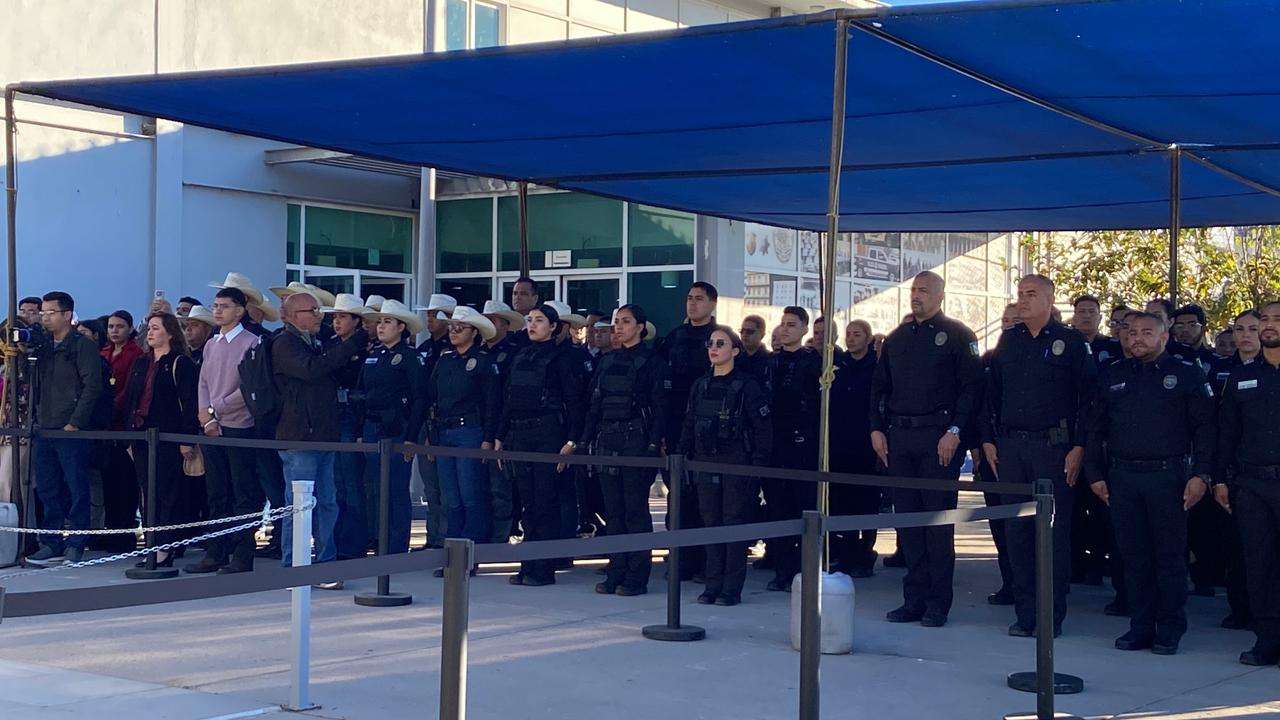 Rinden homenaje a policías caídos en Comandancia Sur