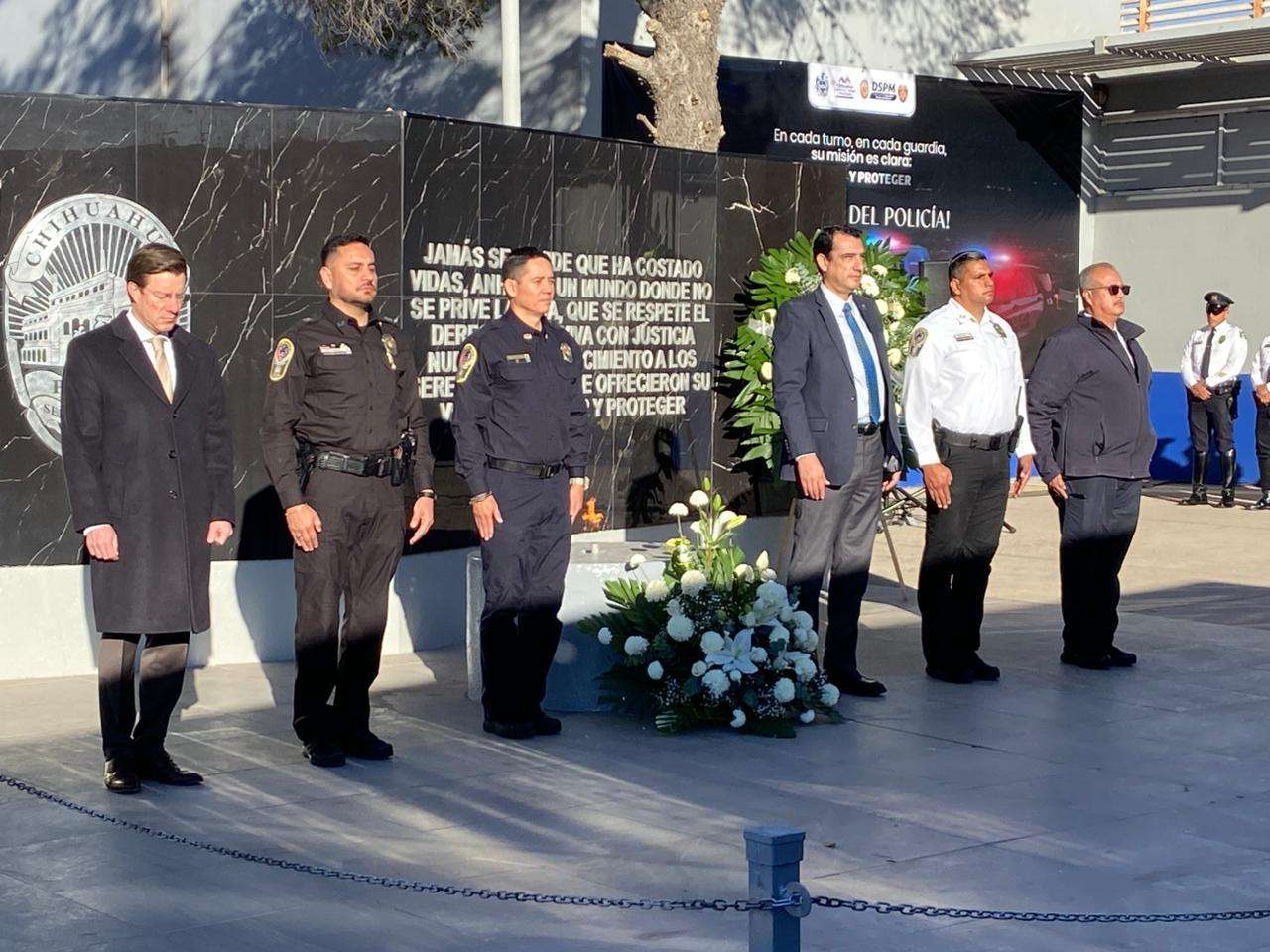 Rinden homenaje a policías caídos en Comandancia Sur
