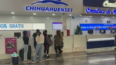 Retornan viajeros después de fiestas de navidad y fin de año