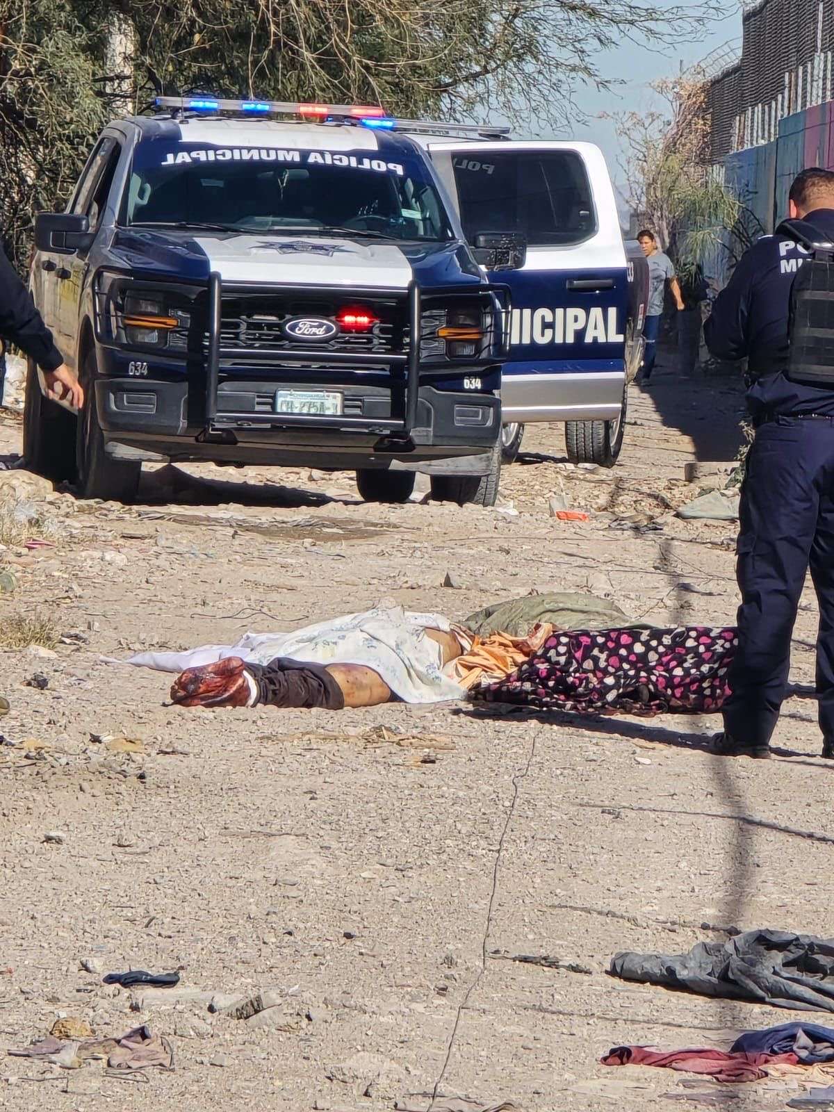 Dejan dos encobijados en la Campestre Virreyes