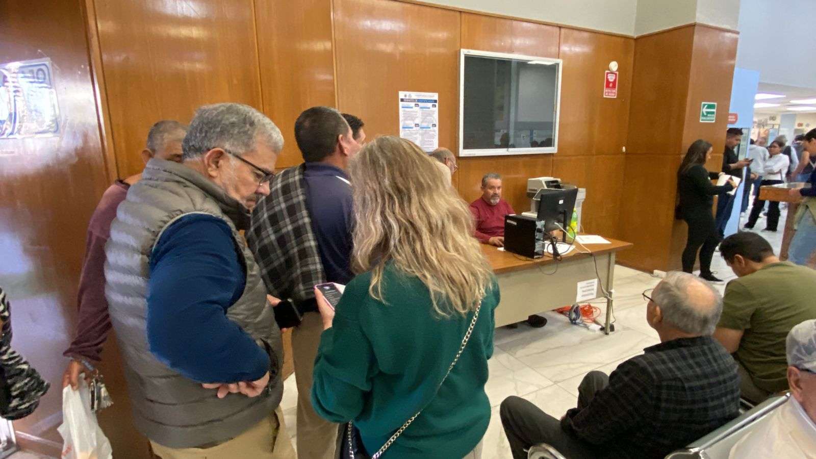 Acuden ciudadanos a pagar predial y aprovechar 12% de descuento