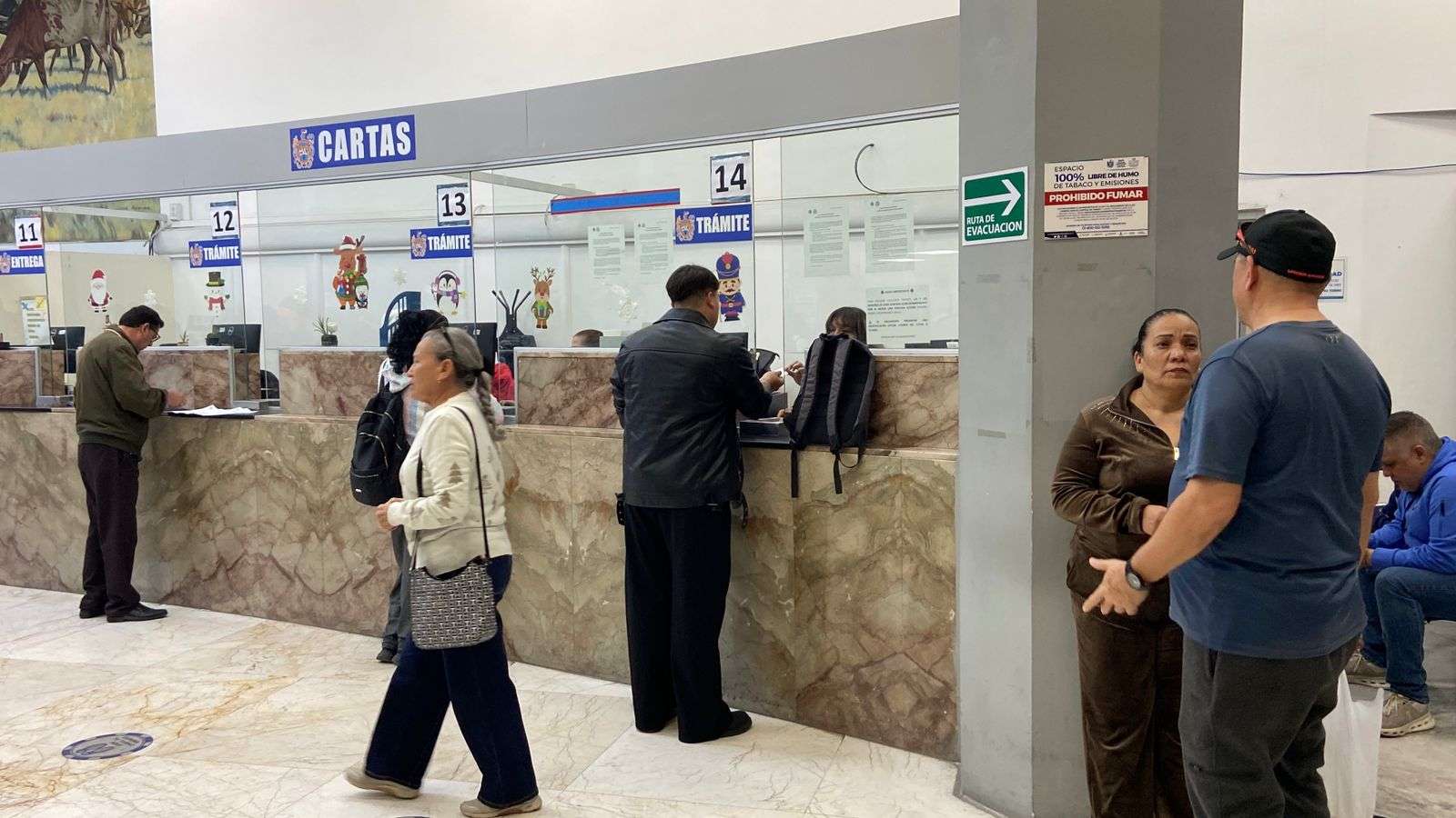 Acuden ciudadanos a pagar predial y aprovechar 12% de descuento