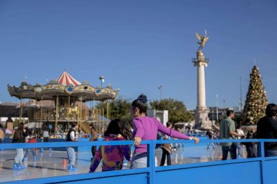 Invitan a disfrutar de atracciones navideñas en la Plaza del Ángel