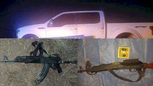 Abandonan malandros 2 fusiles de asalto y troca en la vía corta a Parral