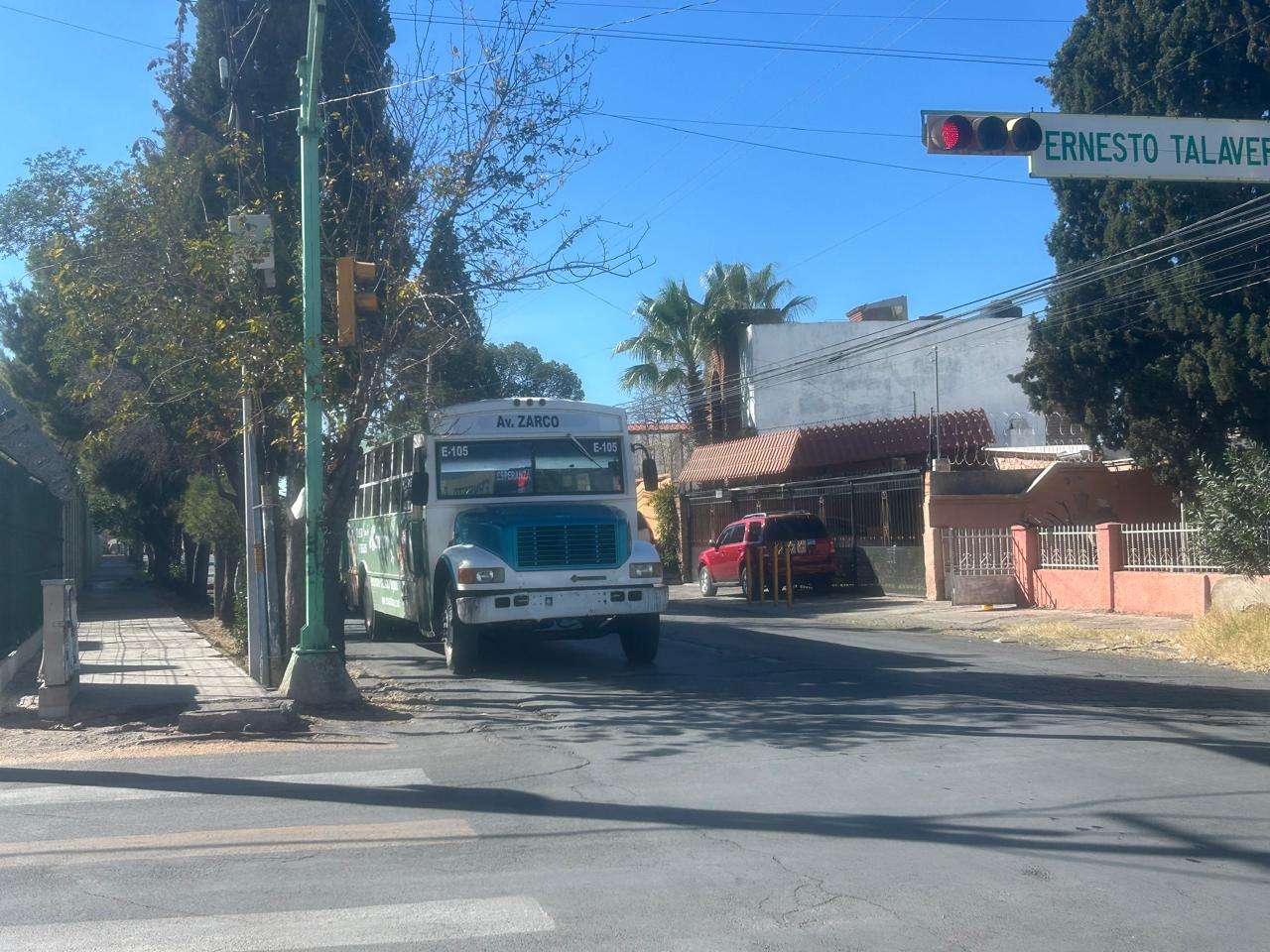 Exigen vecinos de la Santa Rita regreso de rutas de transporte público