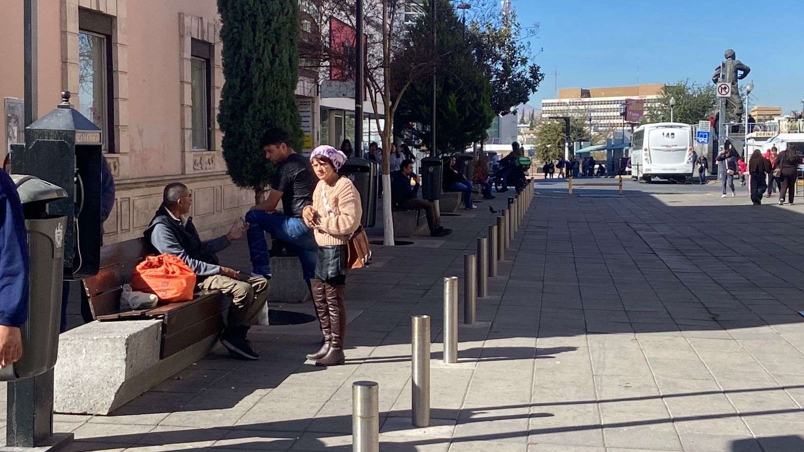Abarrotan familias calles del centro y Expo Navidad