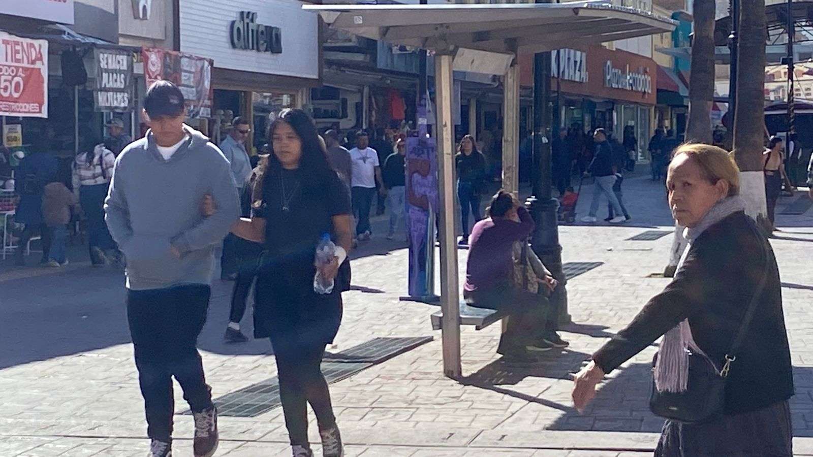 Abarrotan familias calles del centro y Expo Navidad