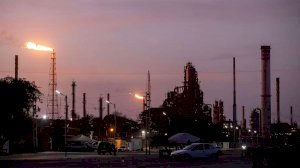 Duplica Venezuela reservas de petróleo de potencias mundiales