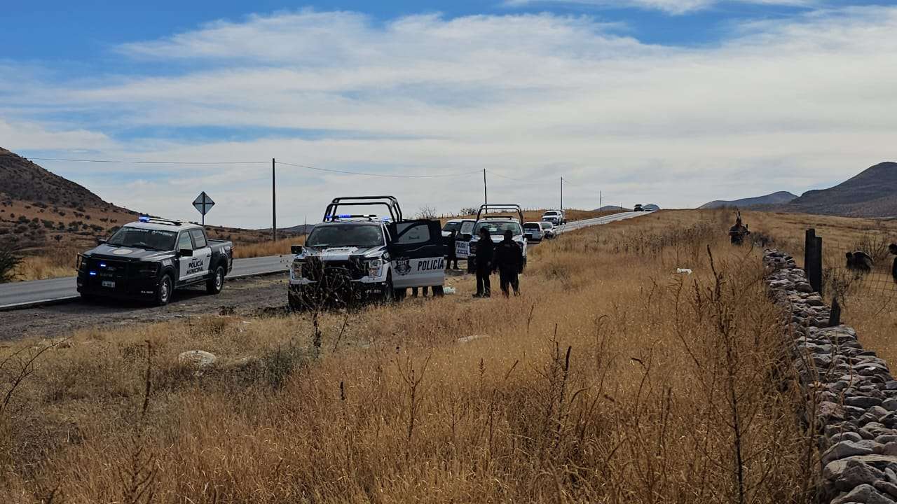 Dejan cuerpo encobijado por las curvas del Perico