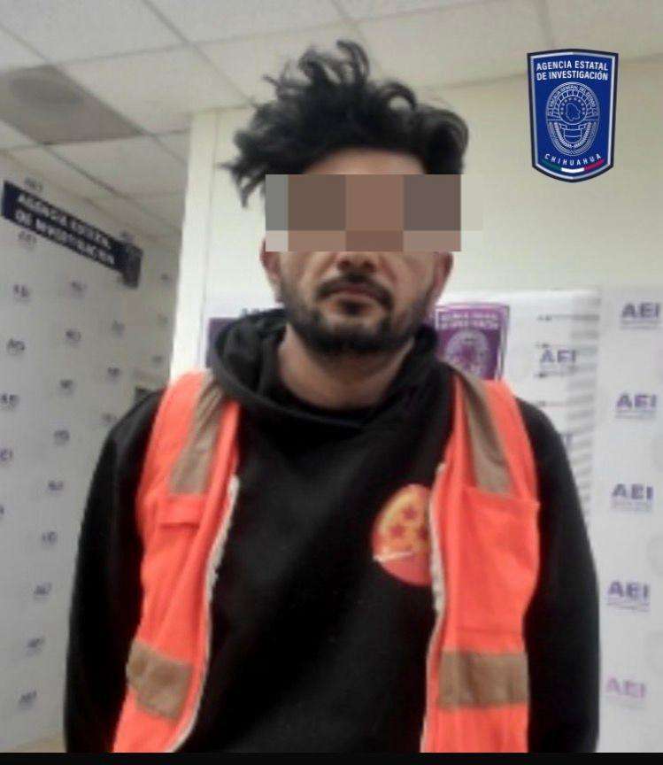 Notifican orden de aprehensión a asaltante de tienda de conveniencia 