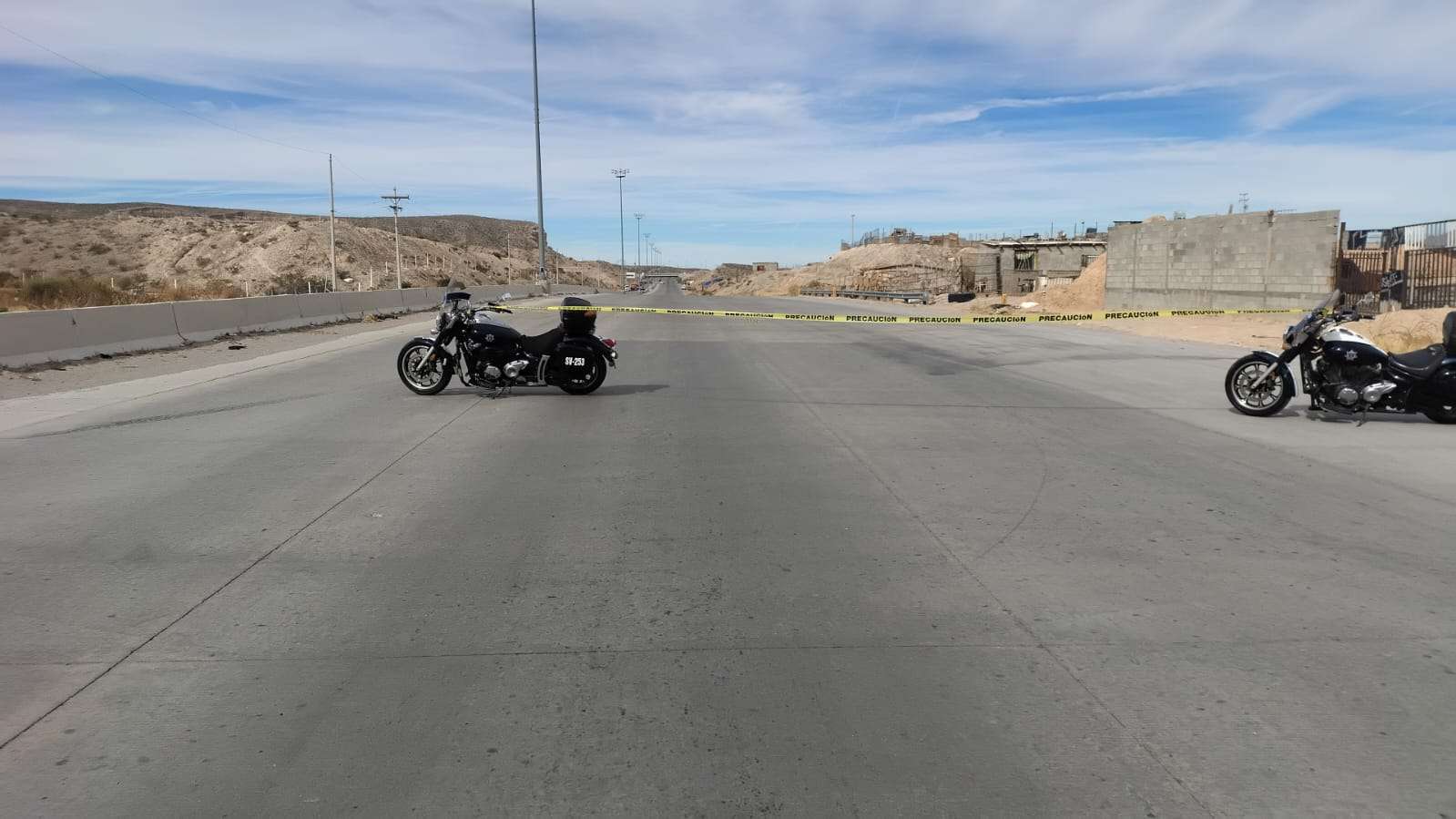 Cierran camino real por fuga de pipa de gas