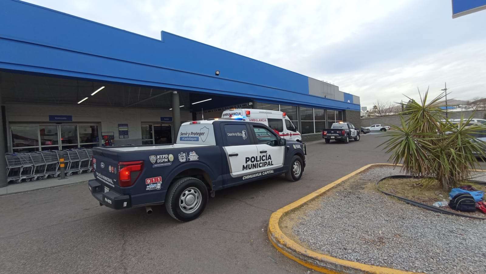 Se fractura la pierna trabajador de Sams luego de caer del techo 