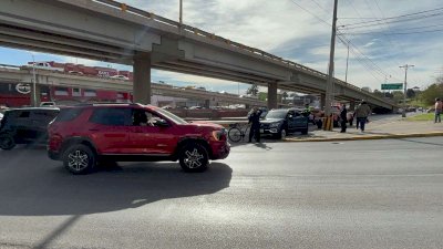 Provoca choque embotellamiento en Independencia y Canal 